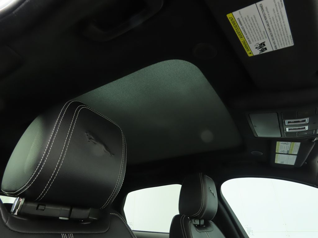 Thumbnail: 2021 Jaguar F-Pace - 16