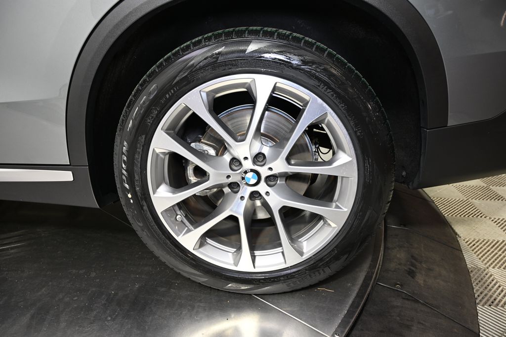 Thumbnail: 2024 BMW X5 - 12