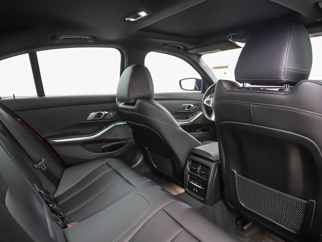 Thumbnail: 2023 BMW 3 Series - 24