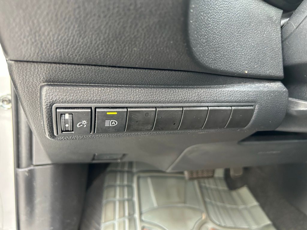 Thumbnail: 2023 Toyota Corolla - 17