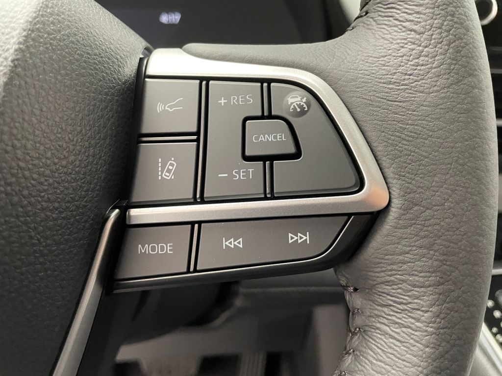 Thumbnail: 2025 Toyota Sienna - 23