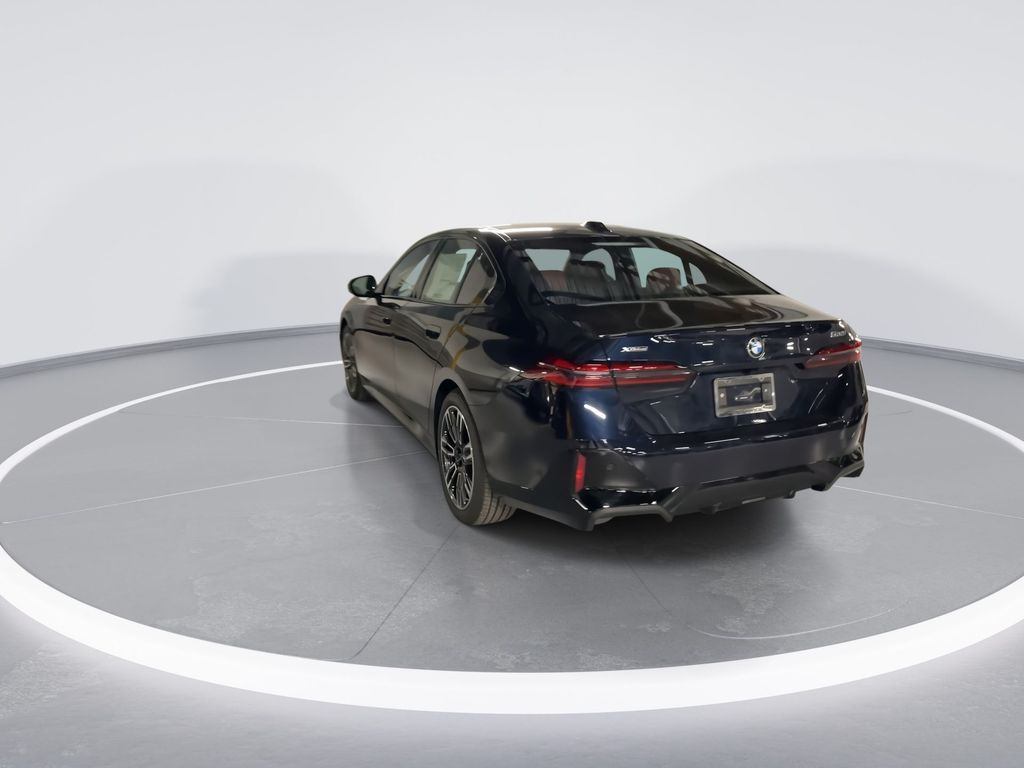 Thumbnail: 2025 BMW 5 Series - 6