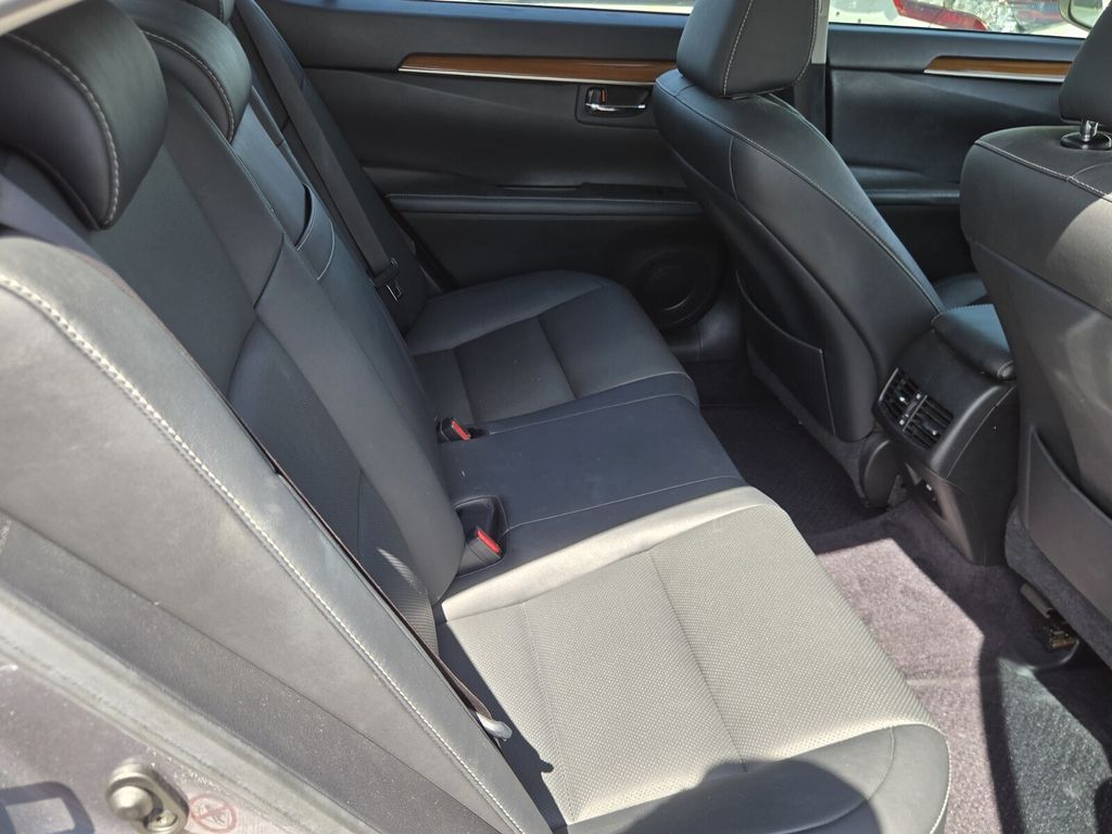 2015 Lexus ES - $8,995