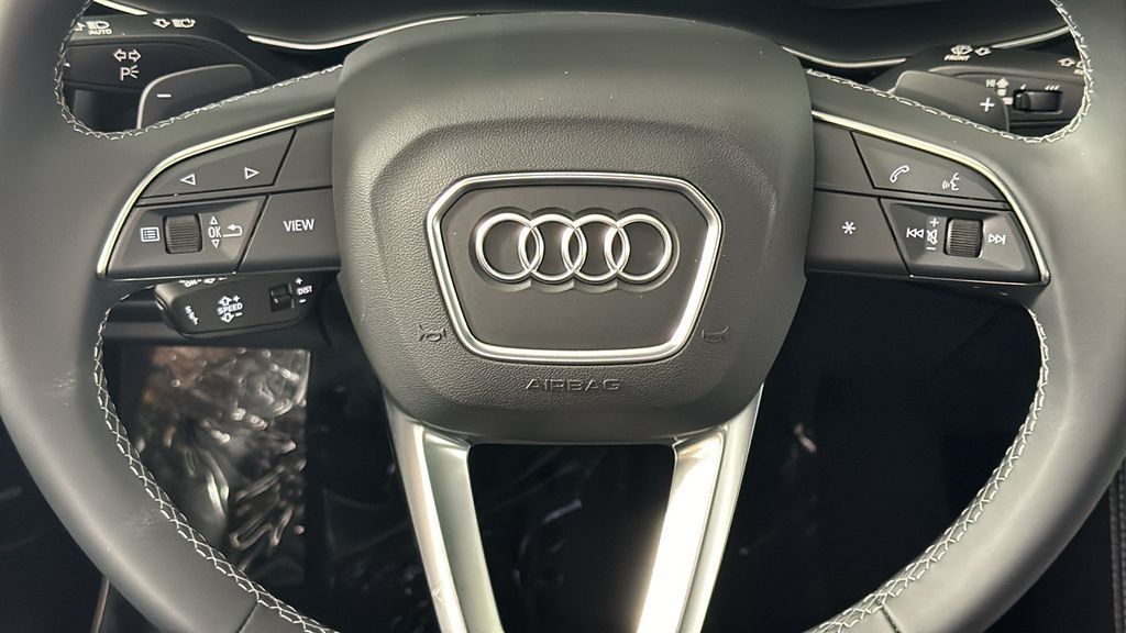 Thumbnail: 2025 Audi Q7 - 14