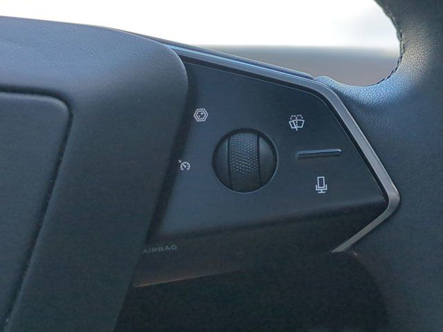 Used 2024  Tesla Base image 23