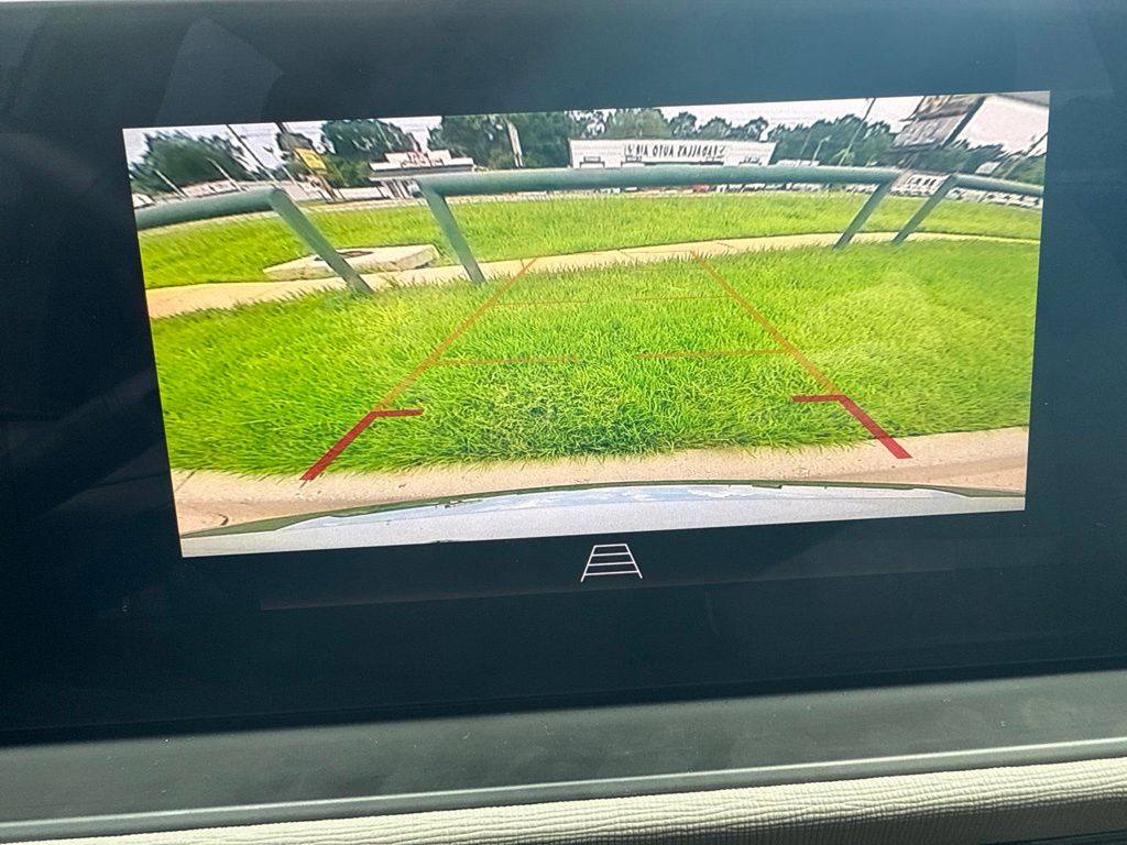2025 White Frost Tricoat Buick Envista Avenir FWD SUV