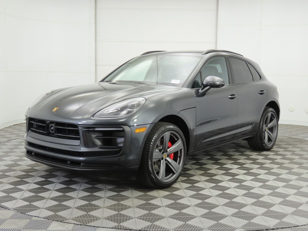 Thumbnail: 2025 Porsche Macan - 1