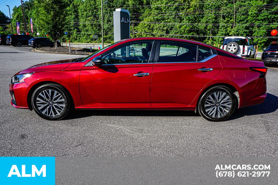 Used 2024 Red Nissan 2.5 SV image 6