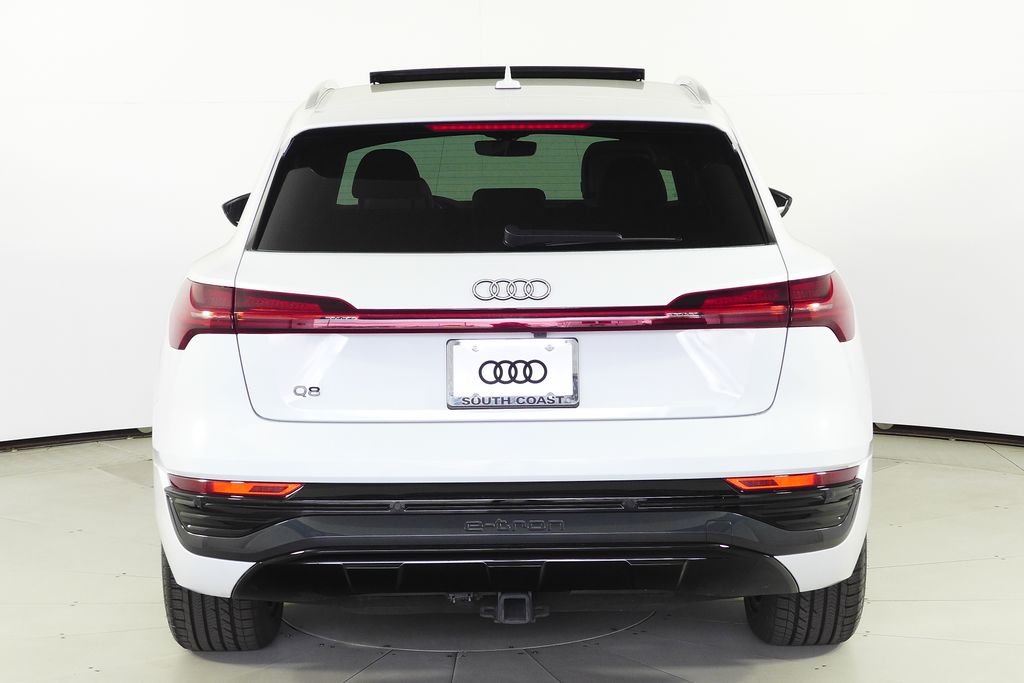 Thumbnail: 2024 Audi Q8 e-tron - 8