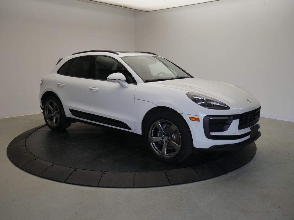 Thumbnail: 2023 Porsche Macan - 9