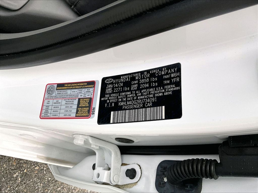 2024 Hyundai Elantra — photo 34