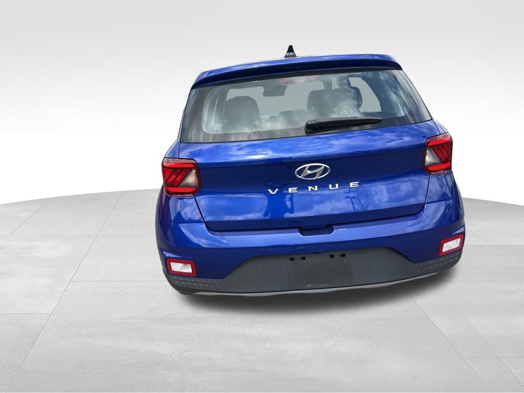 2022 Intense Blue Hyundai Venue SE FWD SUV