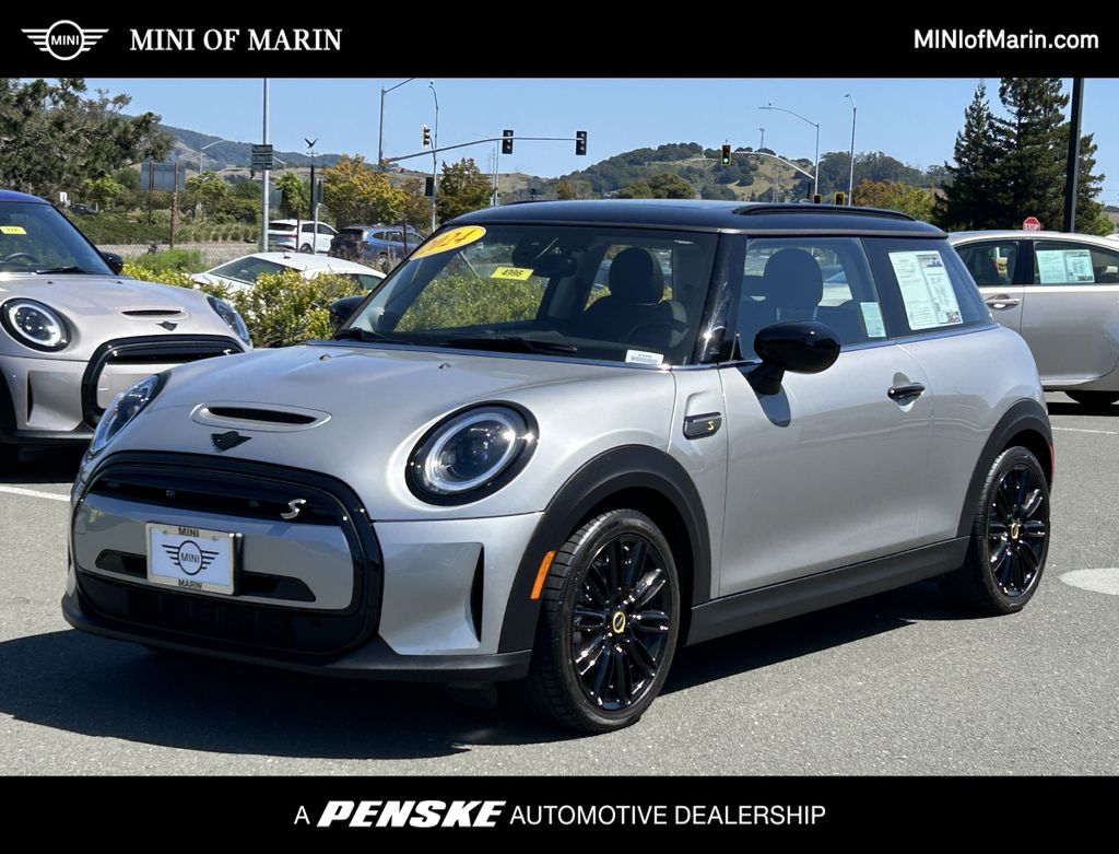2024 MINI Cooper SE -
                Corte Madera, CA