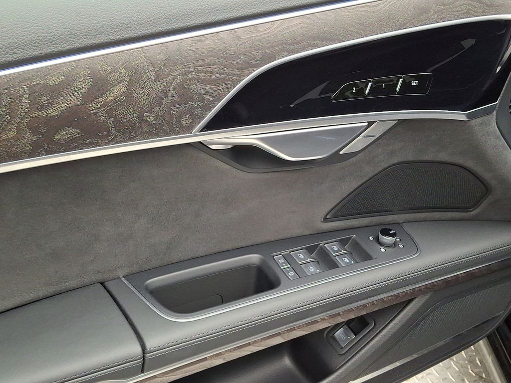 Thumbnail: 2022 Audi A8 - 11