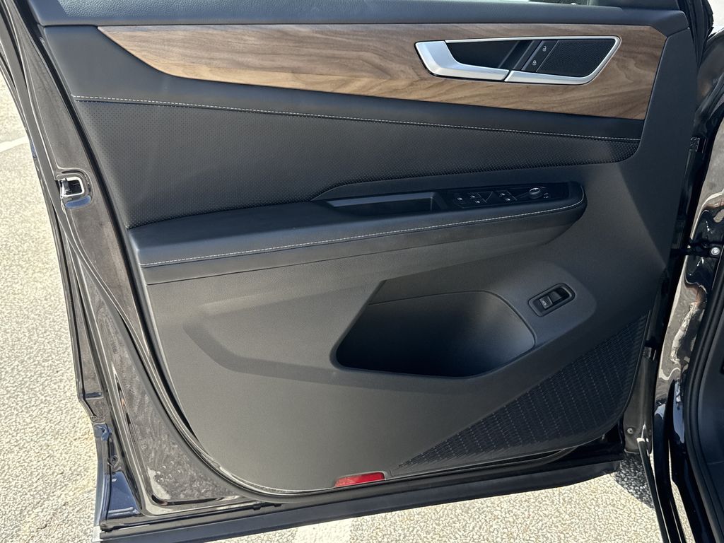 2024 Volkswagen Atlas 2.0T SE w/Technology Black at DeMontrond Auto Country