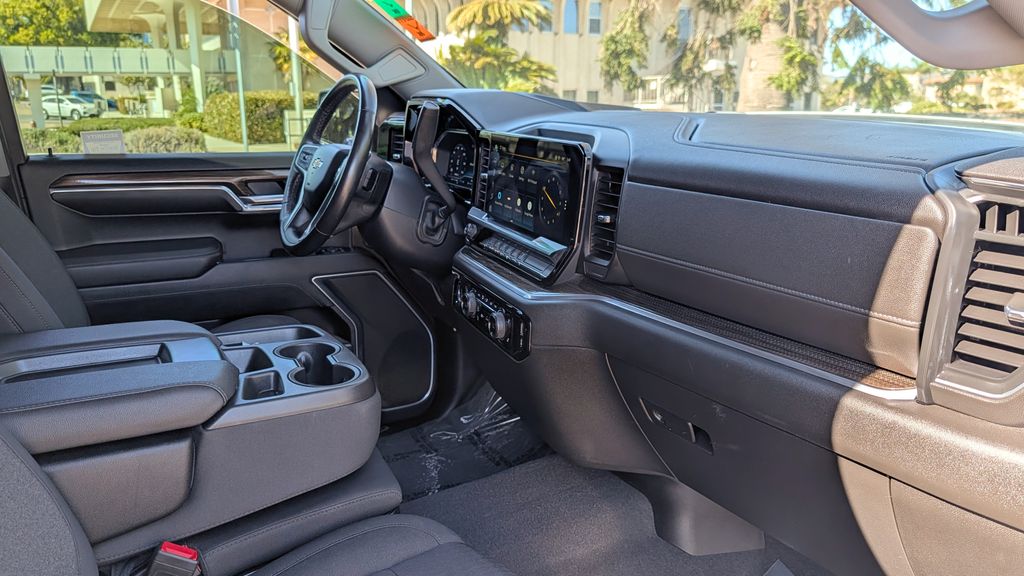 Used 2022 Chevrolet Silverado 1500 LT 4D Crew Cab