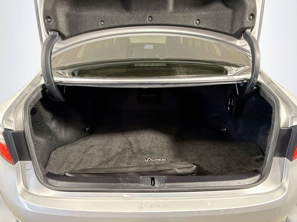 Thumbnail: 2014 Lexus ES - 28