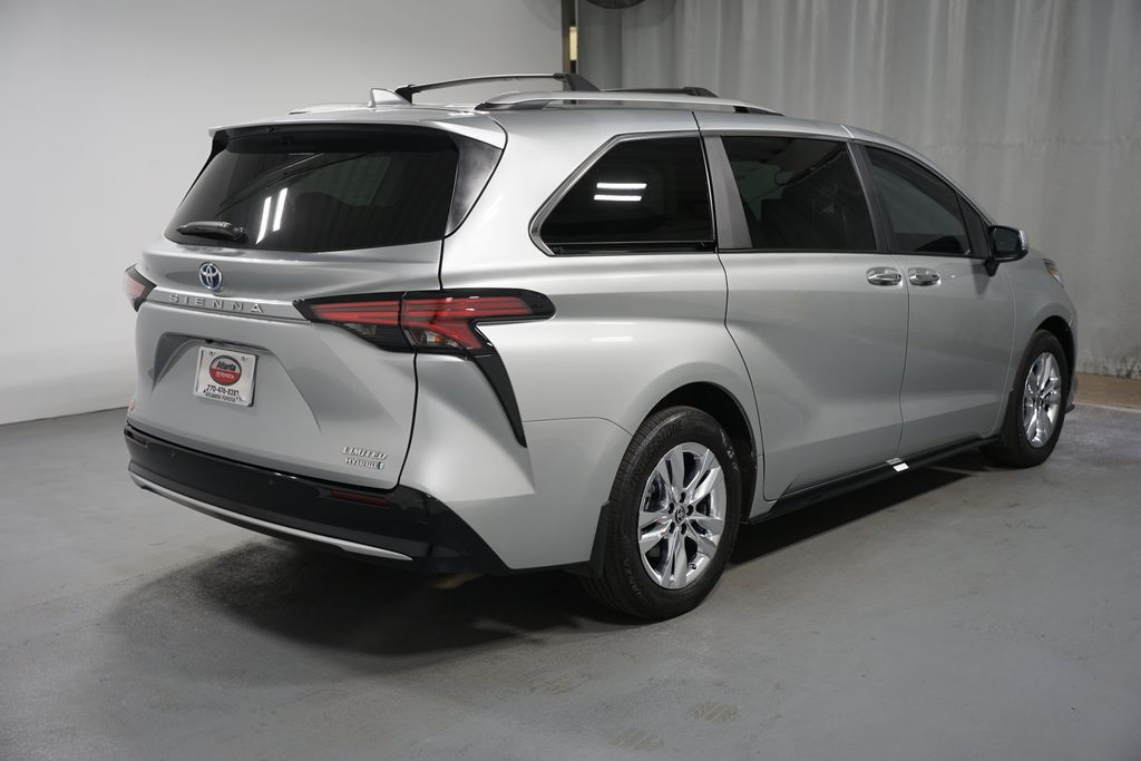 Thumbnail: 2023 Toyota Sienna - 8