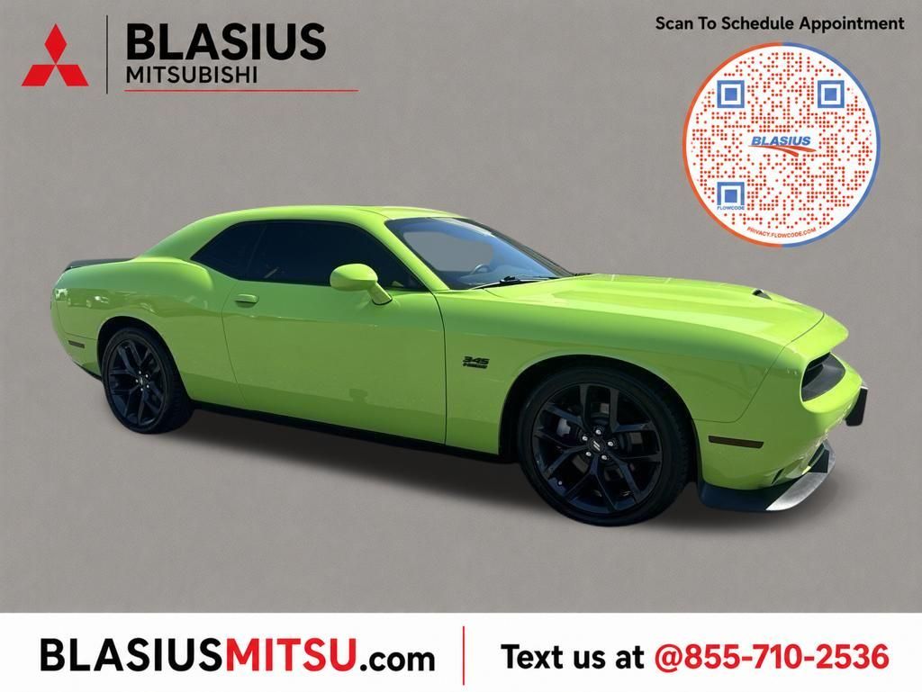 Green (Sublime Metallic Clearcoat) 2023 Dodge Challenger Coupe Rear-Wheel Drive 8-Speed Automatic
