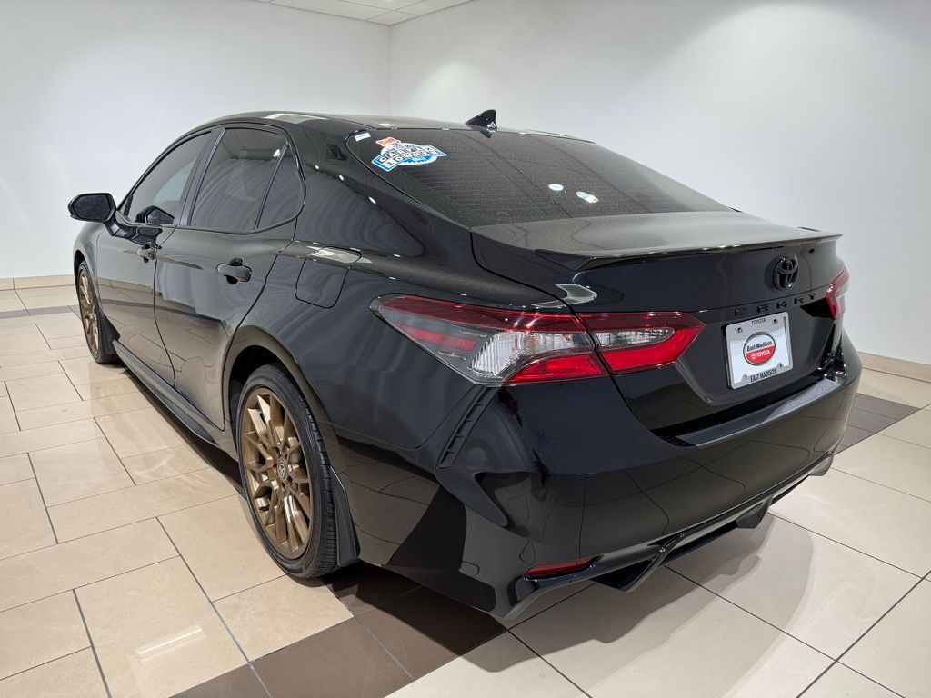 2023 Toyota Camry SE 3