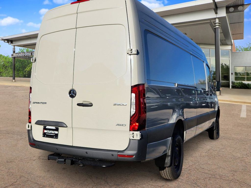 2025 Mercedes-Benz Sprinter 2500 Cargo 170 WB 3