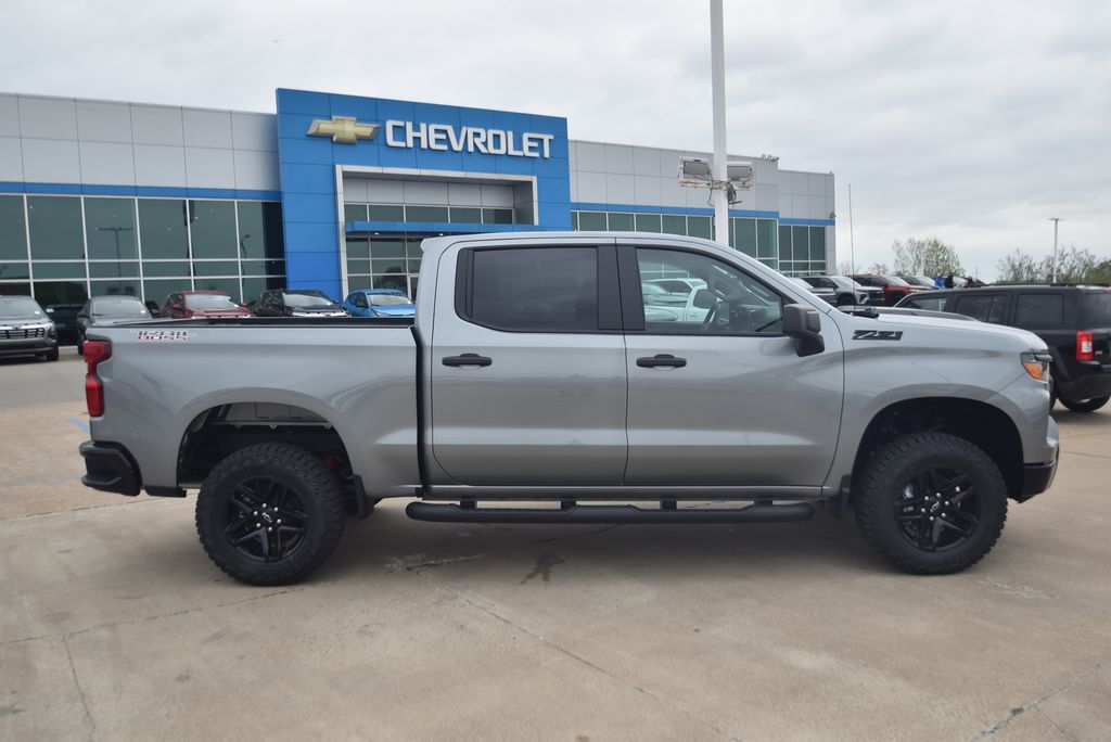 View vehicle photo 3