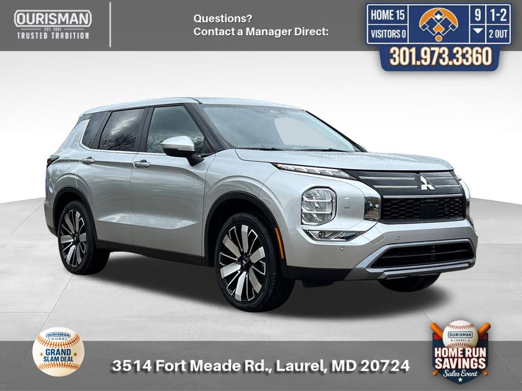 Silver Alloy 2025 Mitsubishi Outlander SE FWD SUV / Crossover Front-Wheel Drive Continuously Variable Transmission