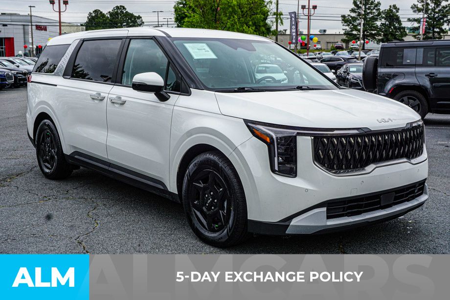 Used 2025 White Kia LXS image 3