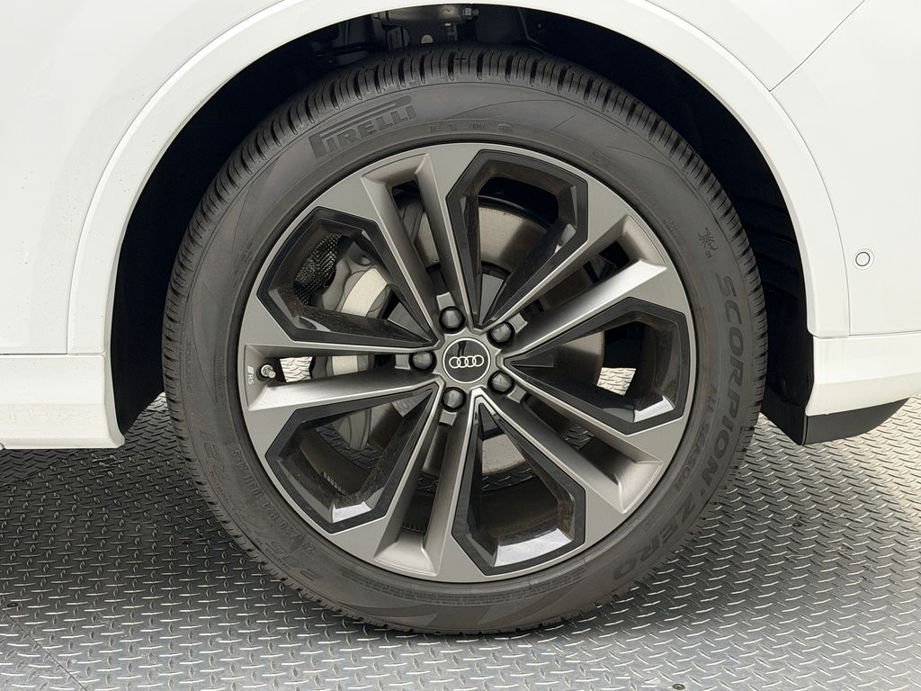Thumbnail: 2026 Audi Q7 - 11