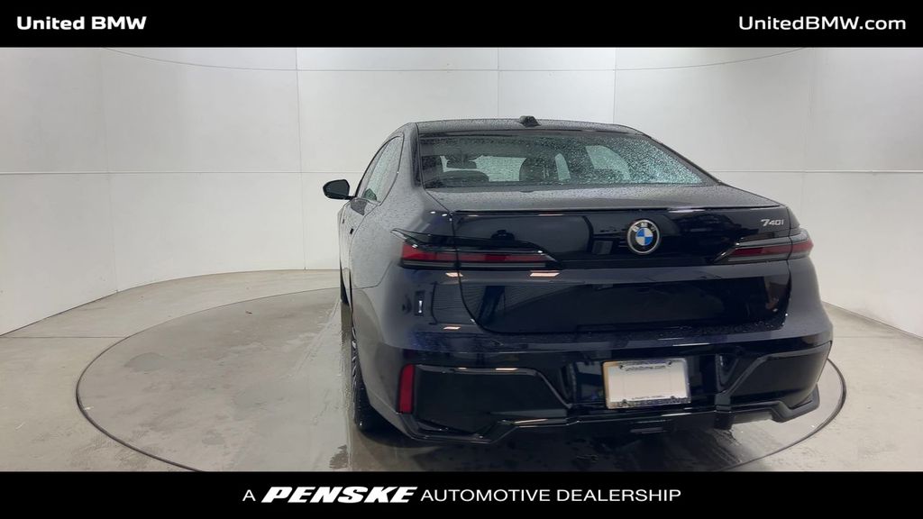 2025 BMW 7 Series 740i 7