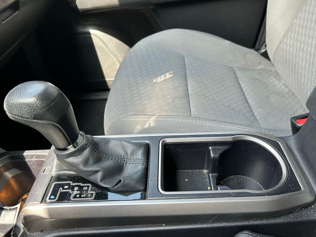 2022 Toyota Tacoma SR5 23