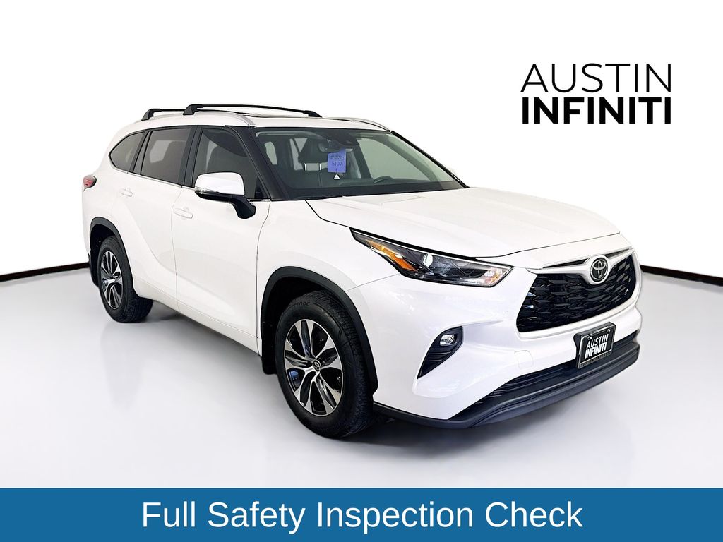 2023 Toyota Highlander XLE FWD