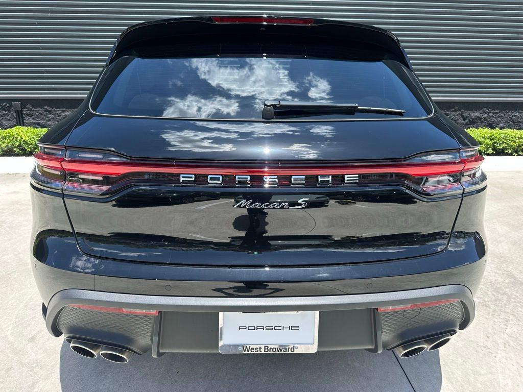 Thumbnail: 2025 Porsche Macan - 11