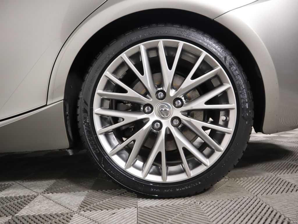 Thumbnail: 2016 Lexus IS - 32