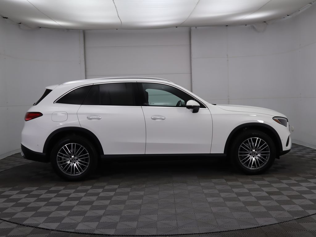 Thumbnail: 2025 Mercedes-Benz GLC - 4