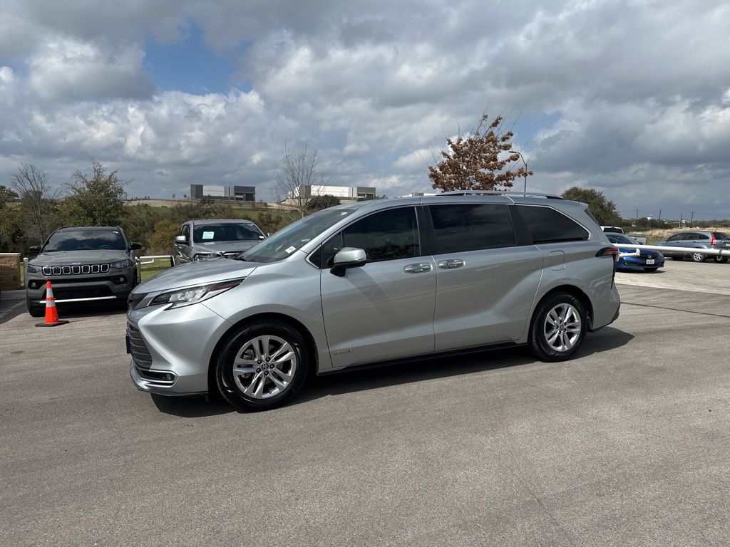 Used Car 2021 Toyota Sienna  For Sale Under $35,000 In Austin, Texas