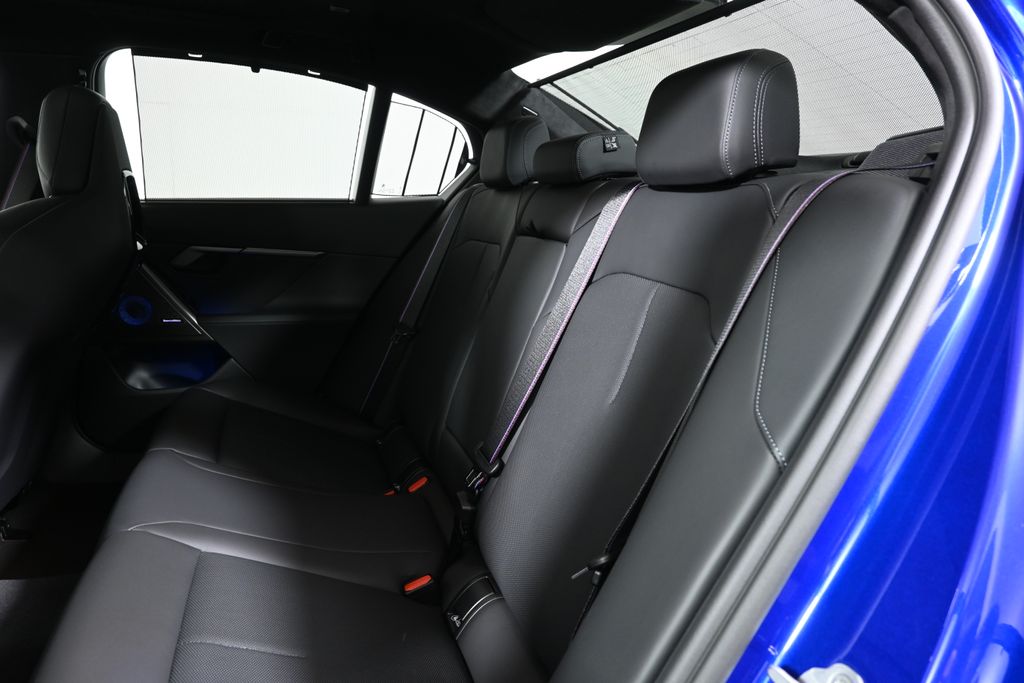 Thumbnail: 2026 BMW M5 - 4