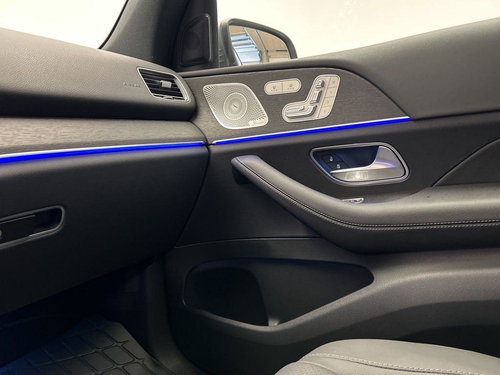 Thumbnail: 2025 Mercedes-Benz GLE - 21