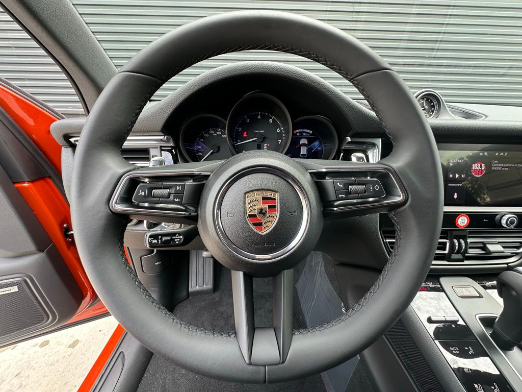 Thumbnail: 2025 Porsche Macan - 18
