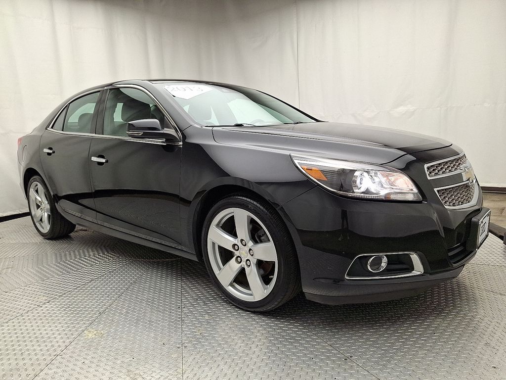 Thumbnail: 2013 Chevrolet Malibu - 3