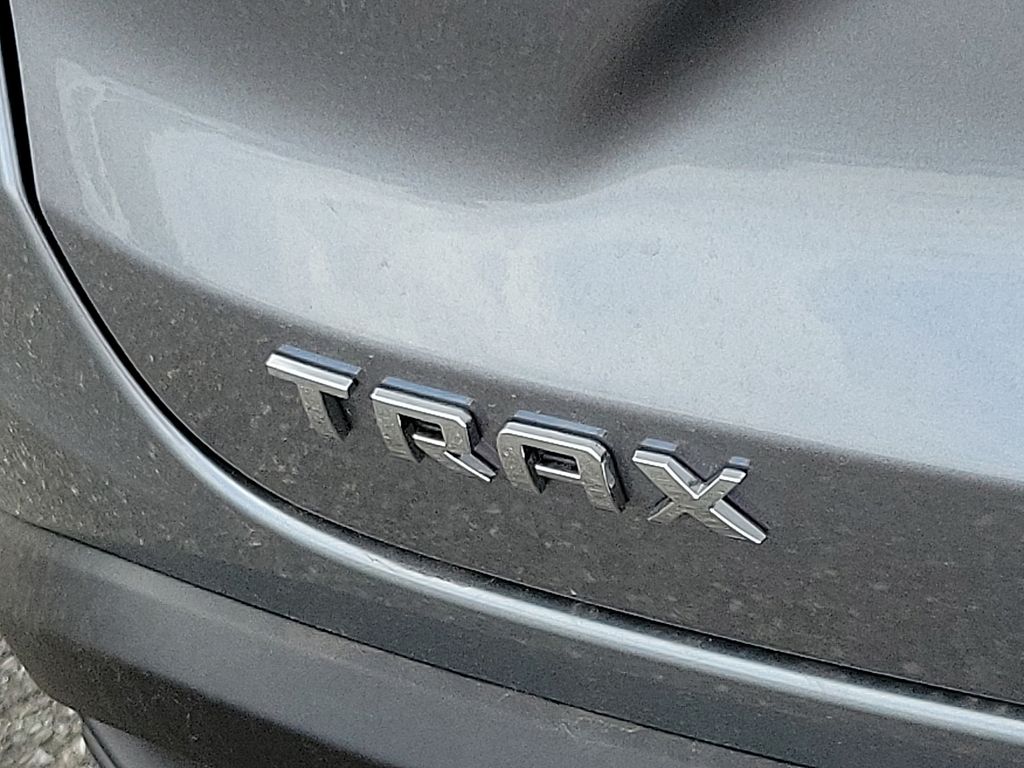2025 Chevrolet Trax LS 5