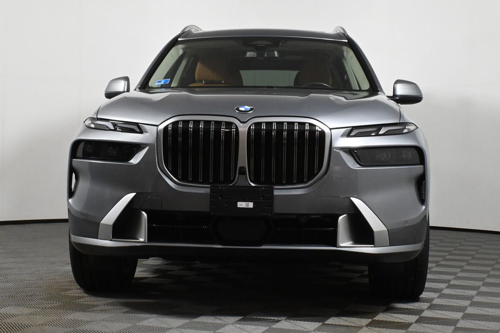 Thumbnail: 2024 BMW X7 - 10