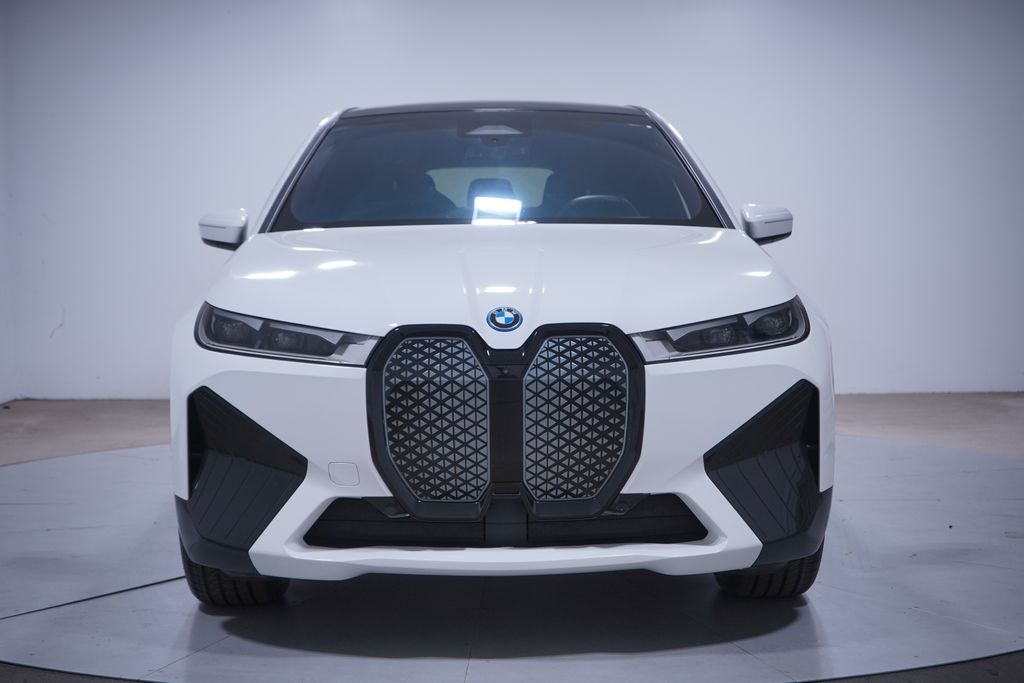 Thumbnail: 2023 BMW iX - 4
