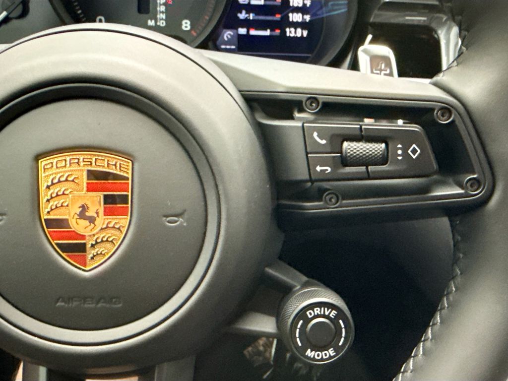 Thumbnail: 2026 Porsche Macan - 15