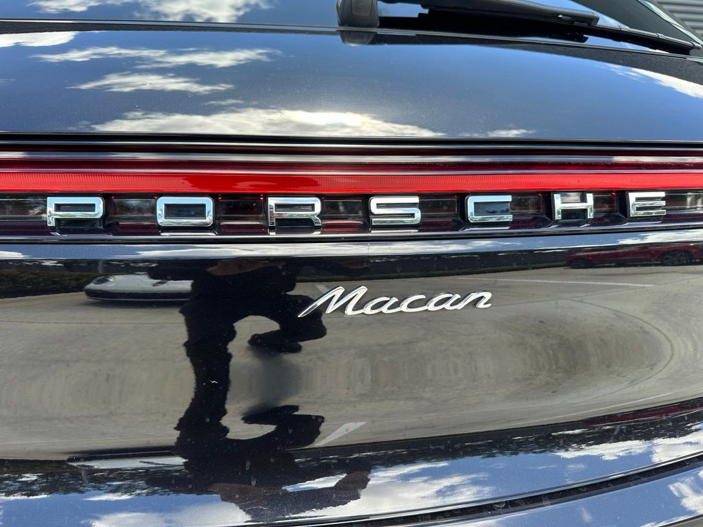 Thumbnail: 2023 Porsche Macan - 14