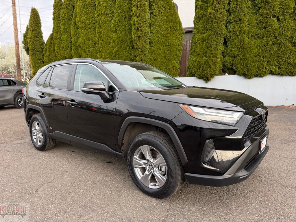2025 Toyota RAV4 Hybrid XLE AWD