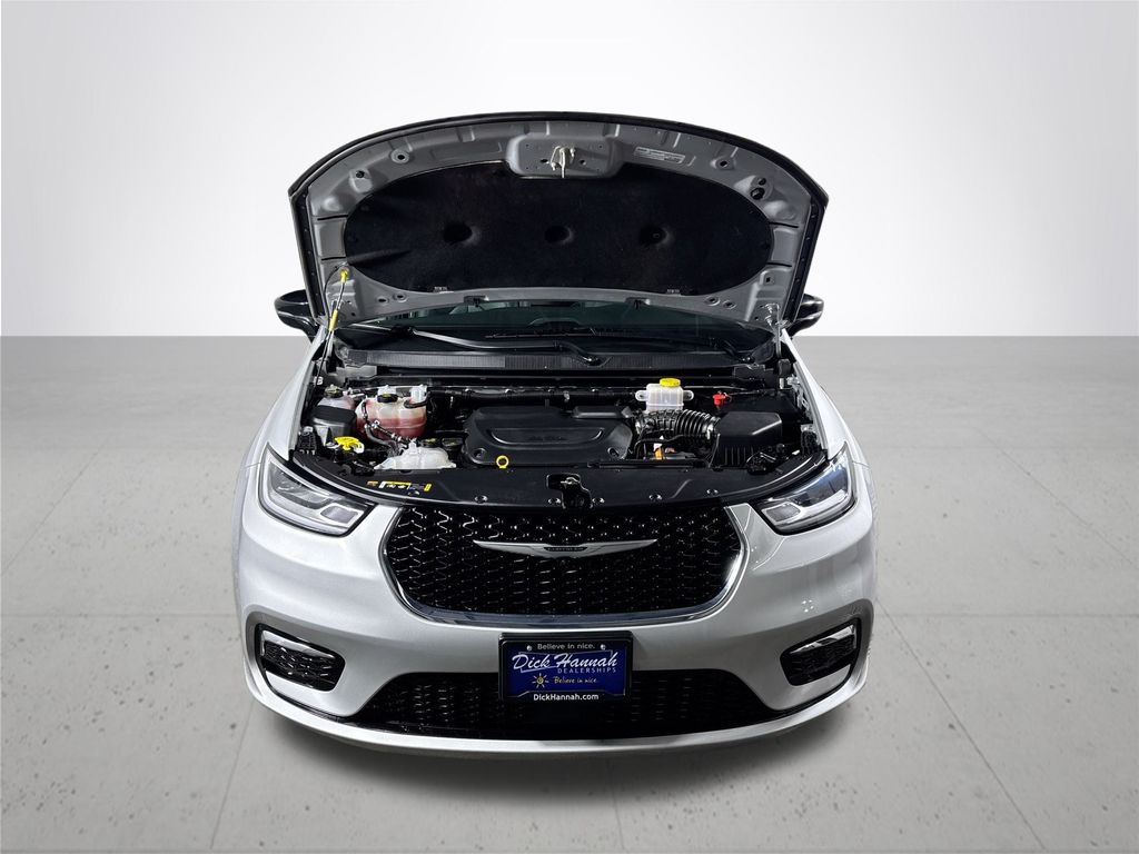 2024 Chrysler Pacifica Hybrid Select