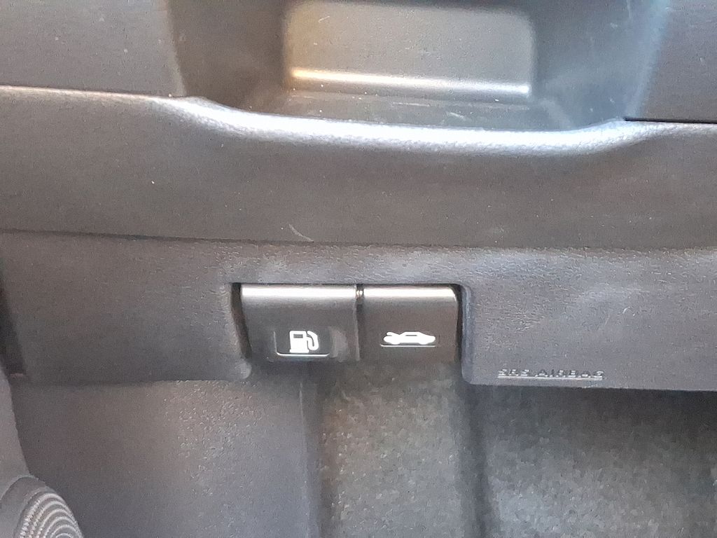 Thumbnail: 2023 Nissan Kicks - 23