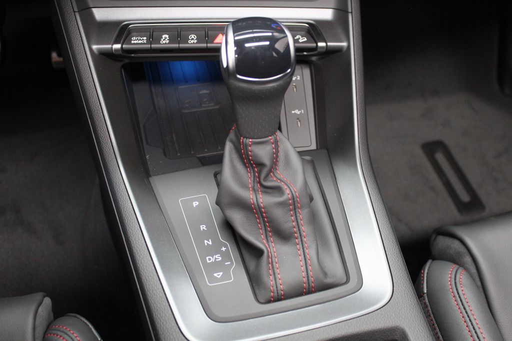 Thumbnail: 2025 Audi Q3 - 18