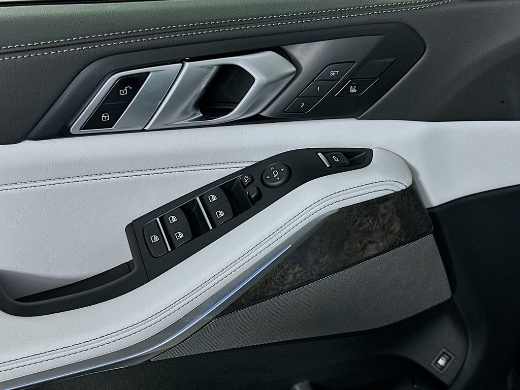 Thumbnail: 2025 BMW X5 - 18